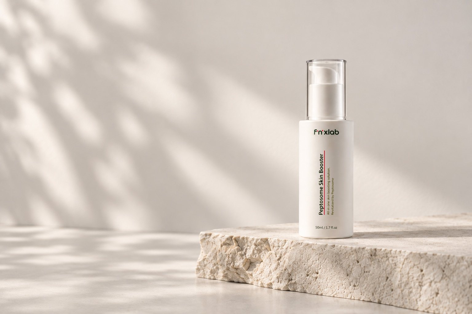 햇빛 드는 돌 위의 Peptosome Skin Booster